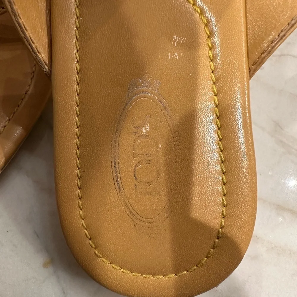 Tod’s yellow Leather thong sandal Driving Dots Flat Sandals size 38